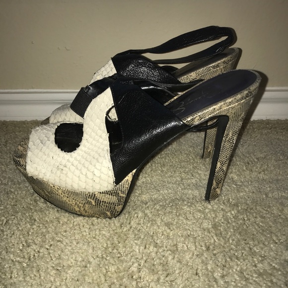 Jessica Simpson snakeskin pumps-black - Picture 3 of 4